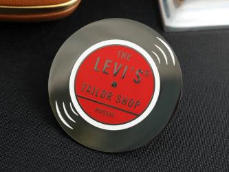 Значок Levi`s Tailor                                 Shop